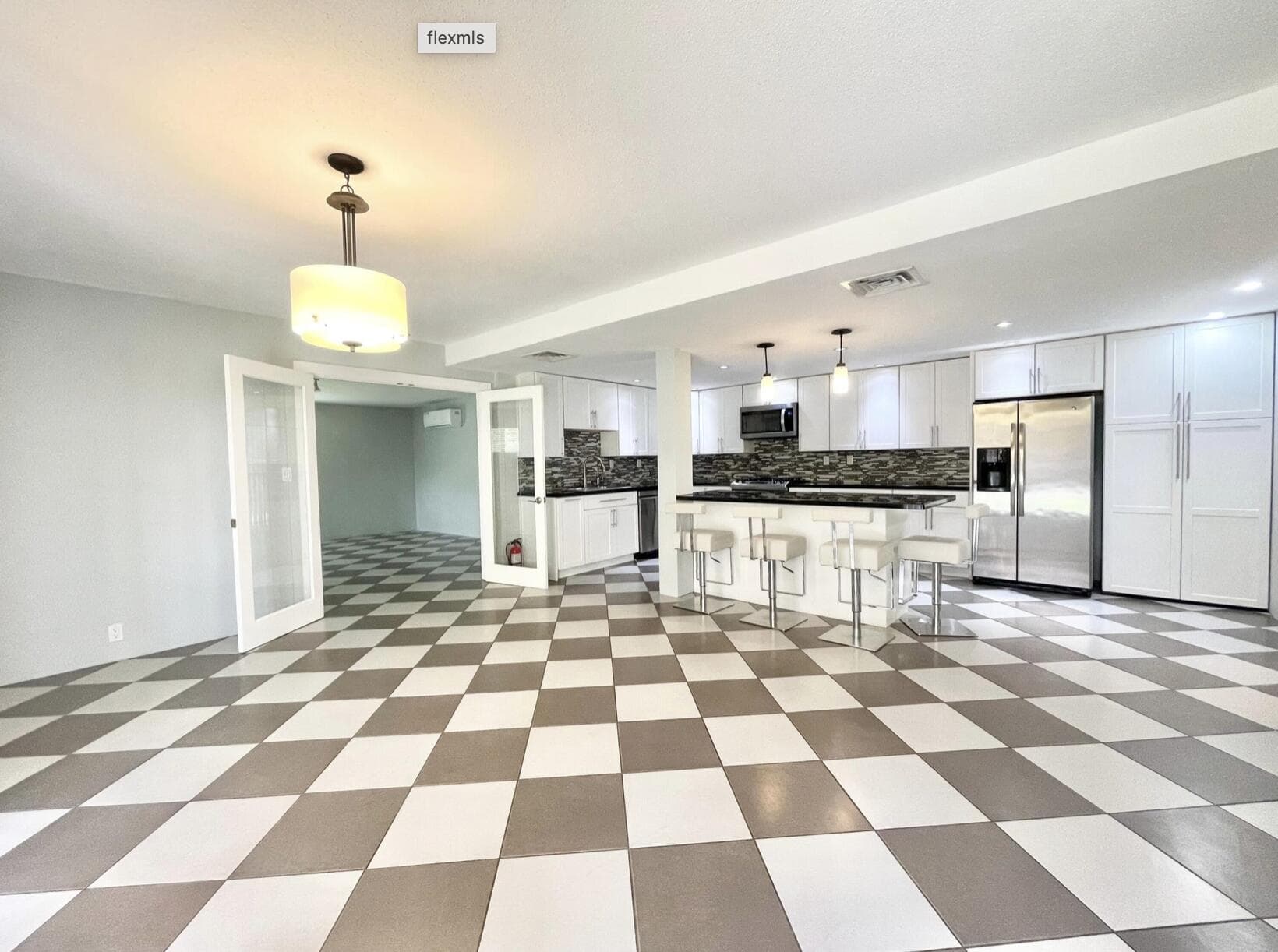 entry view to kitchen