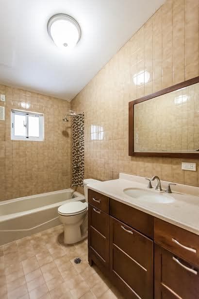 2nd floor guest bathroom